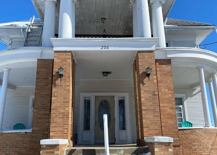 1br Near Marathon, Hershey Апартаменты Robinson