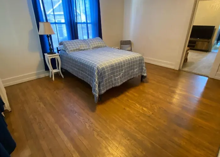 1br Near Marathon, Hershey Апартаменты